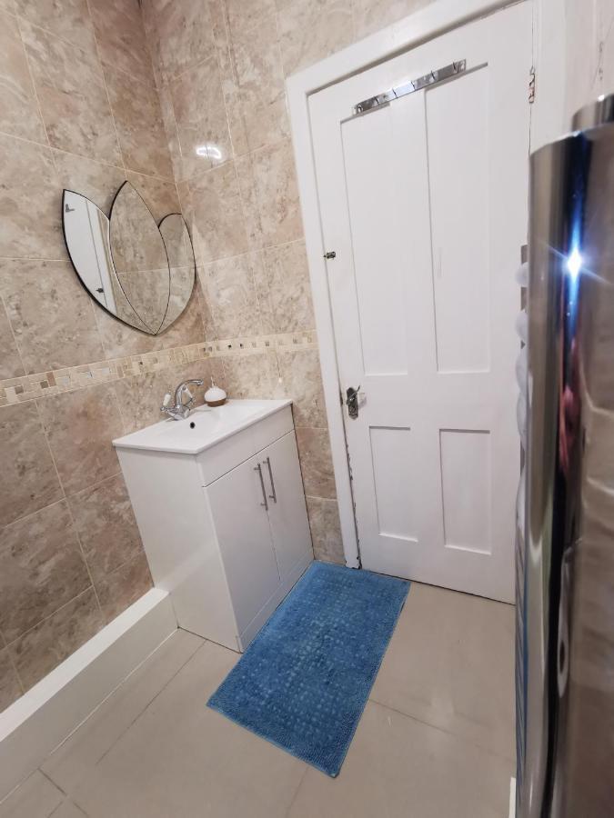 Neat Double Room London Exterior photo